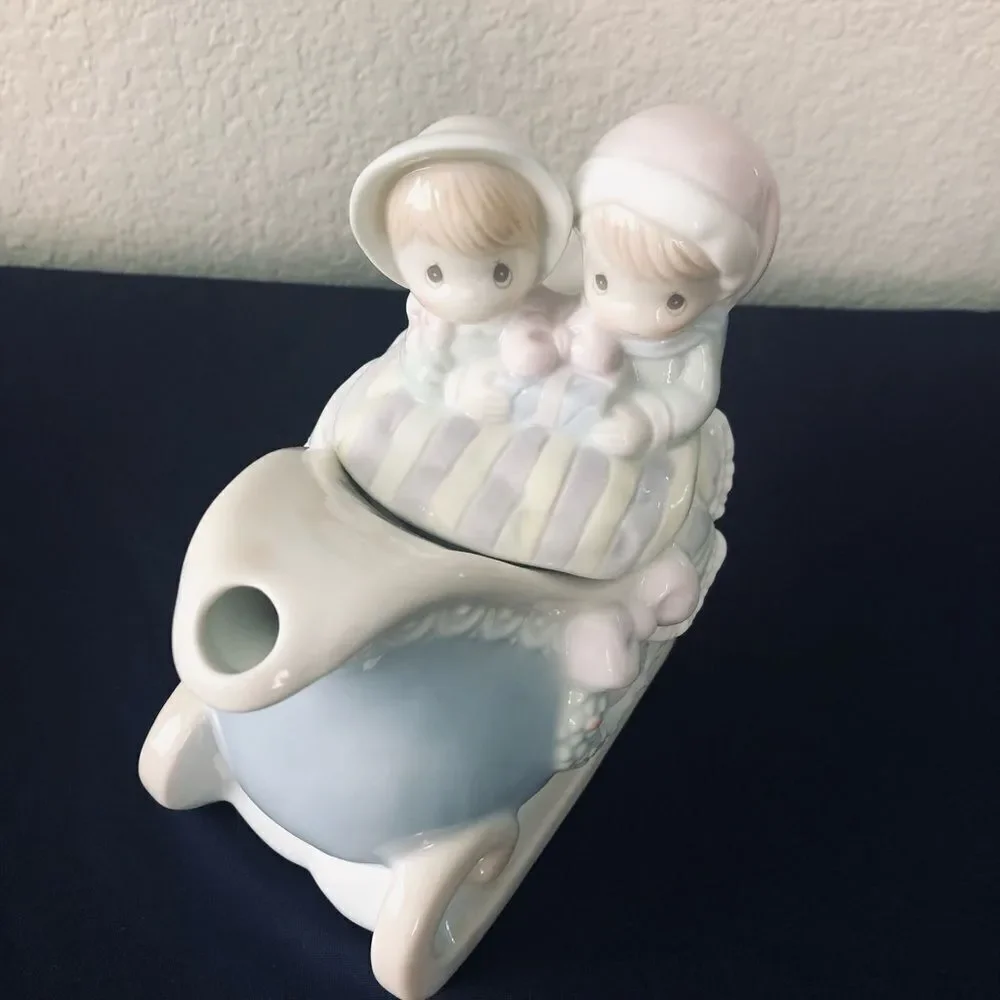 Precious Moments Christmas Holiday Couple Sleigh Teapot Pitcher